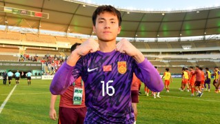 开云官网-李昊：看到球迷接机很激动！没什么虽败犹荣，决赛输了就是输了