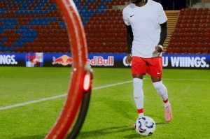 开云注册入口-阿方索-戴维斯自宣代言红牛，但拜仁极端球迷对红牛深恶痛绝