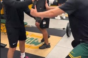 开云下载-暑假结束了！王俊杰重返旧金山大学备战新赛季，赵维伦在列