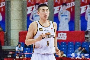 没投丢！付豪半场4中4拿到11分 正负值+18