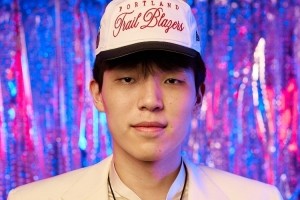 开云下载-去年跟随中国男篮征战NBA夏联 杨瀚森3场共得26分15板3助12失误