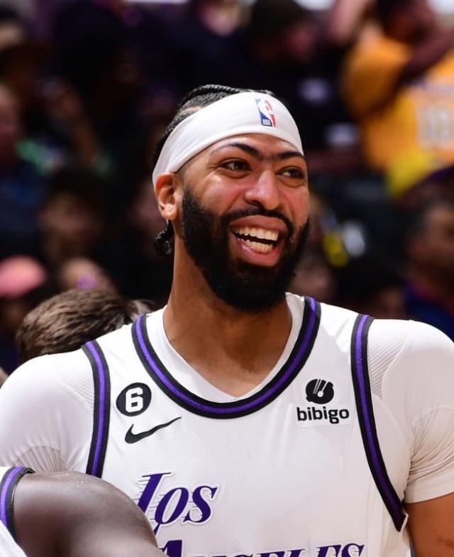 1669039648746085756.jpg 湖人.jpg